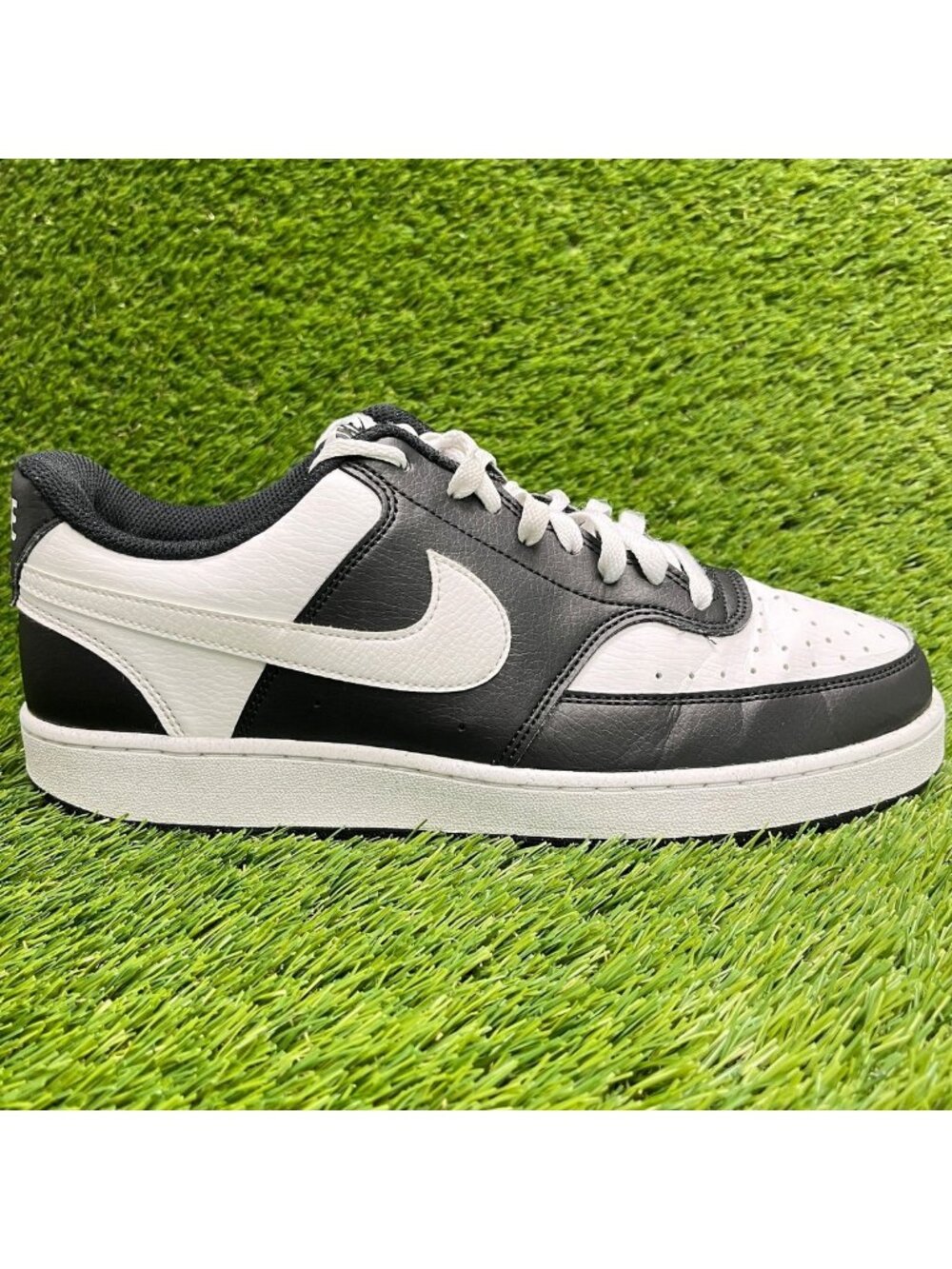 Nike Court Vision Low Mens Size 10 White Black Athletic Lifestyle Shoes Sneakers